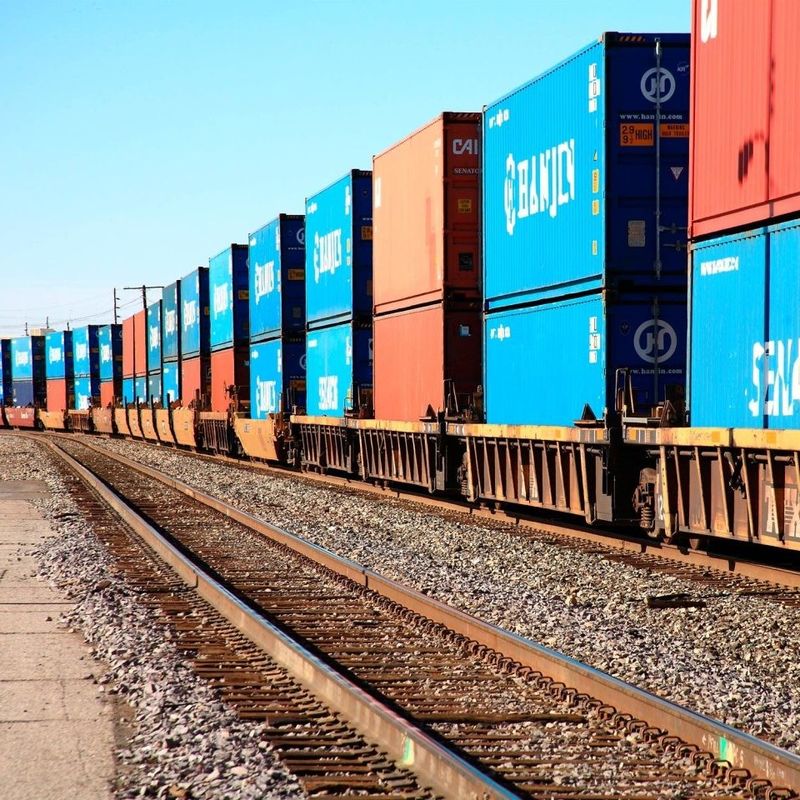 Linea ferroviaria di spedizione del treno dalla Cina al trasporto di ferrovia preciso dell'itinerario FCL di Europa o dell'internazionale di LCL